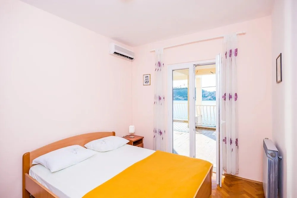 Violic Apartments