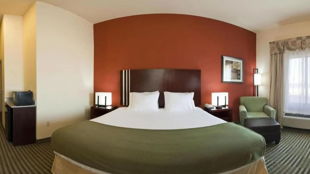 Holiday Inn Express & Suites Guthrie North Edmond by IHG
