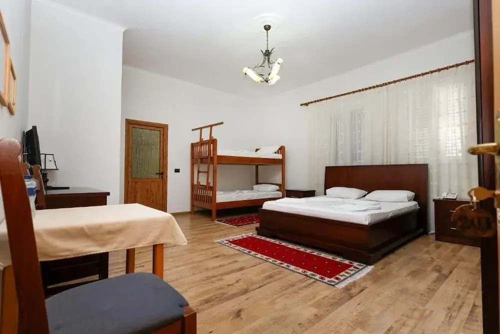 Hotel Familja