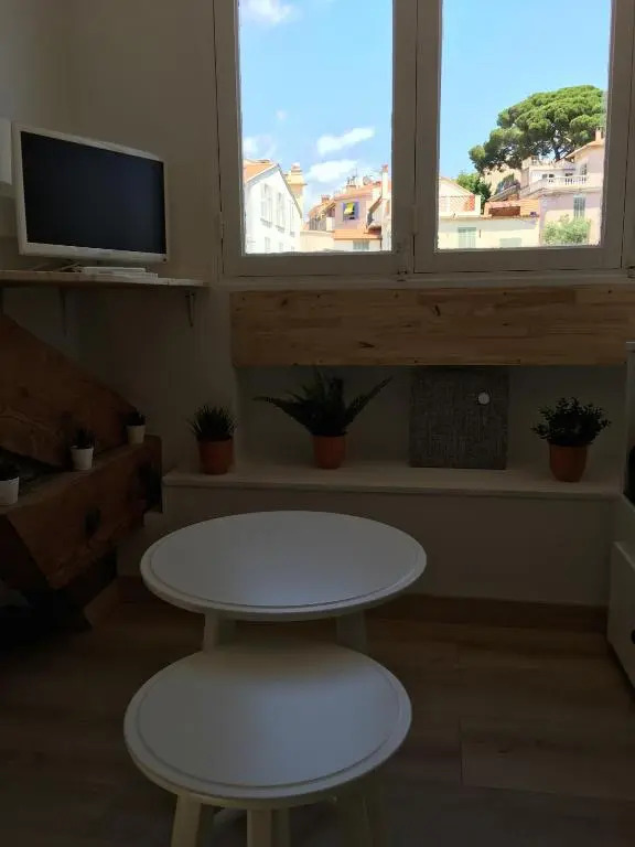 Studio centre ville Cannes 200 mètres des plages du midi