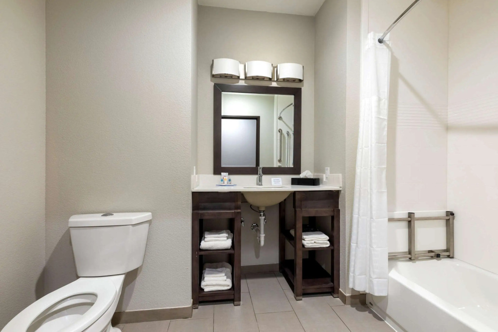 Comfort Inn & Suites Balch Springs - SE Dallas