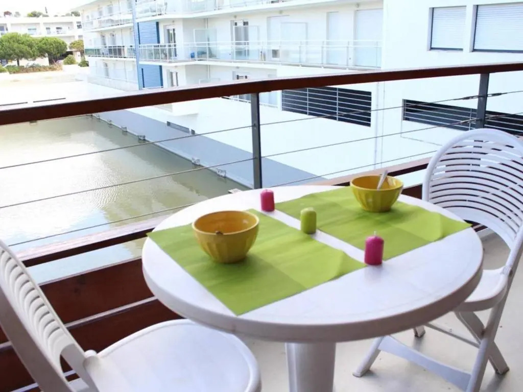 Appartement La Rochelle, 1 pièce, 2 personnes - FR-1-246-31