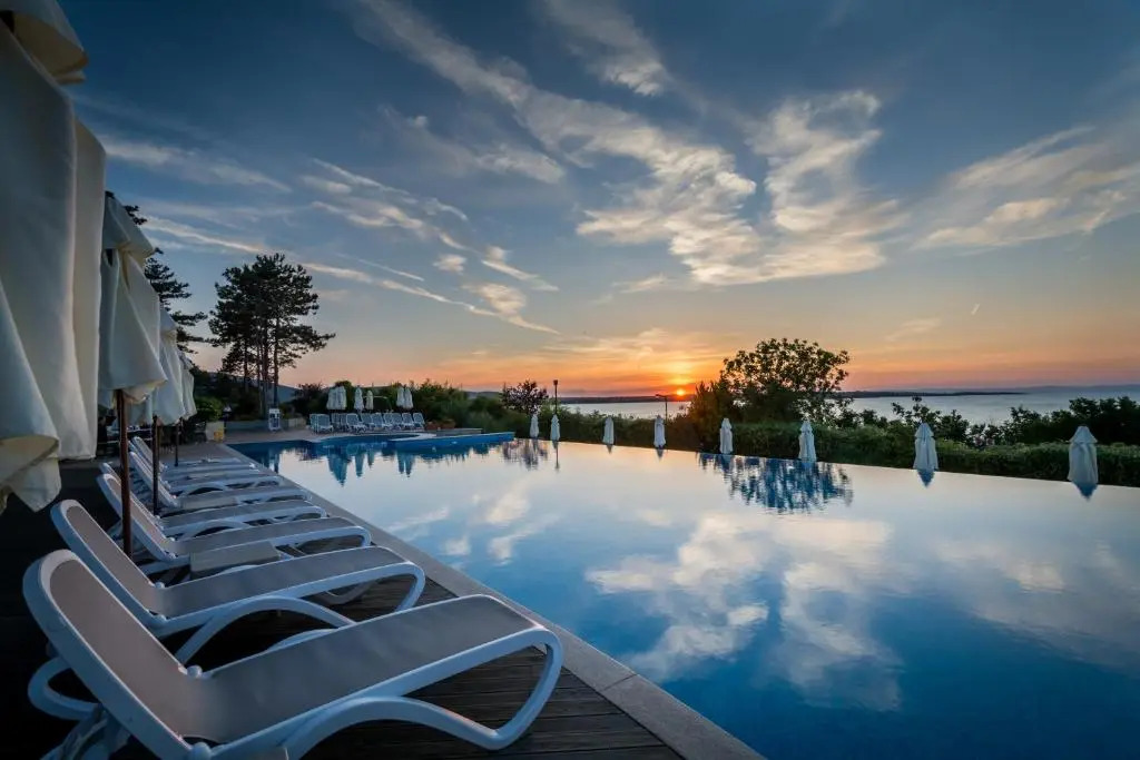 Viva Mare Beach Hotel by Santa Marina