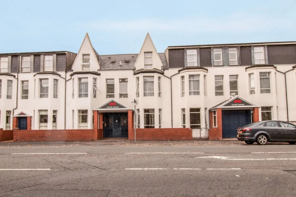 Cardiff Riverside Hotel by Belvilla