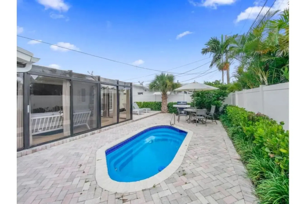 Seahorse Villa 2 2br2ba home with dipping pool