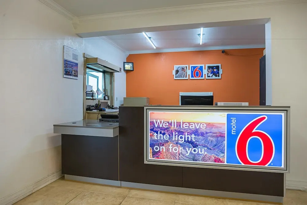 Motel 6 Brinkley