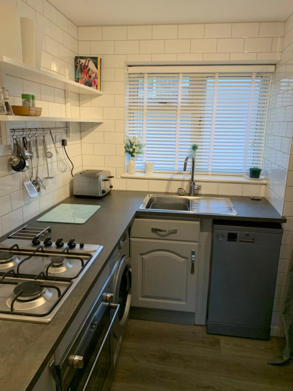 3 Queens Walk, Lyme Regis