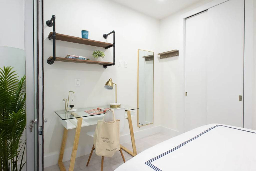 78-3b New Junior 1 BR Prime UES WD in Unit