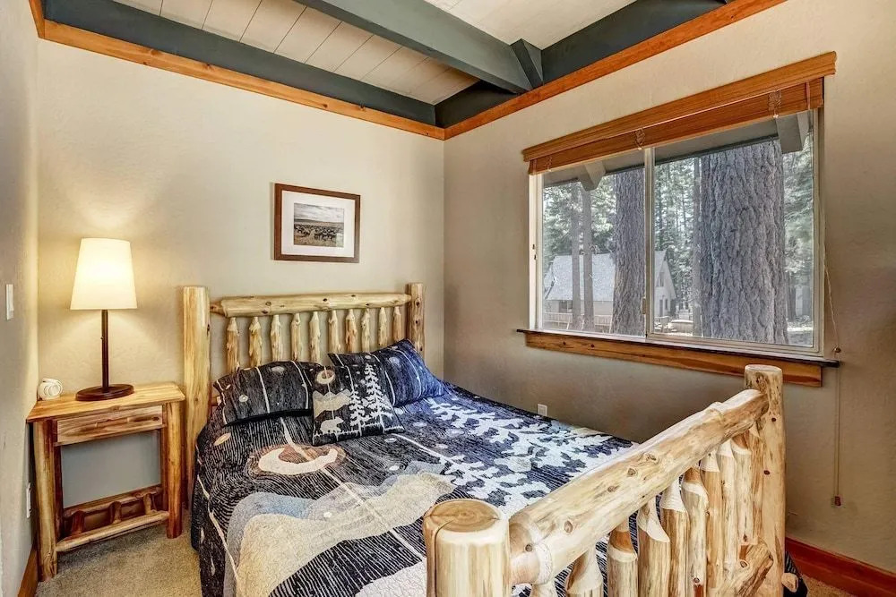 Bear Pause 4BR Large Deck & Balcony