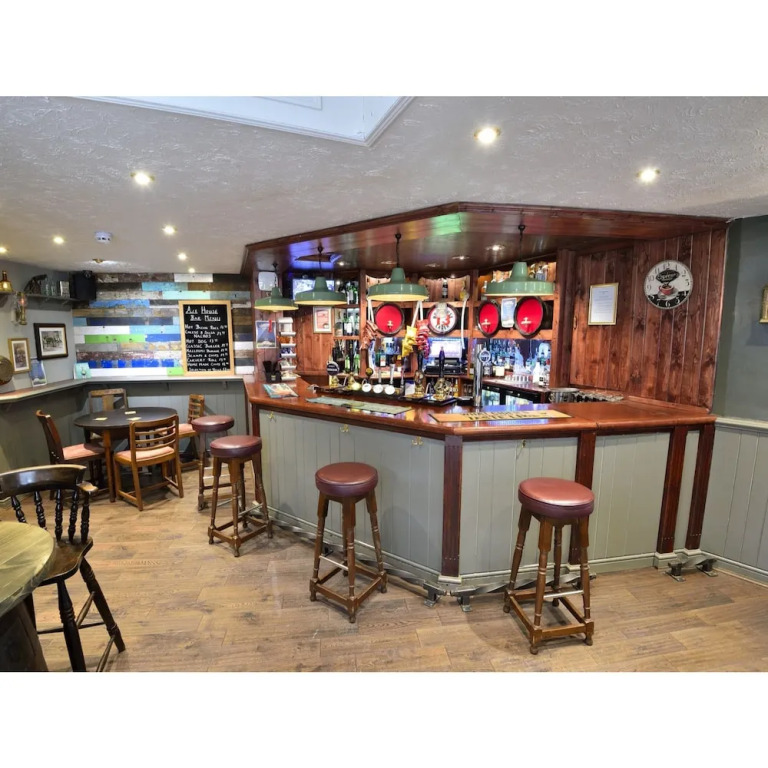 The George Hotel