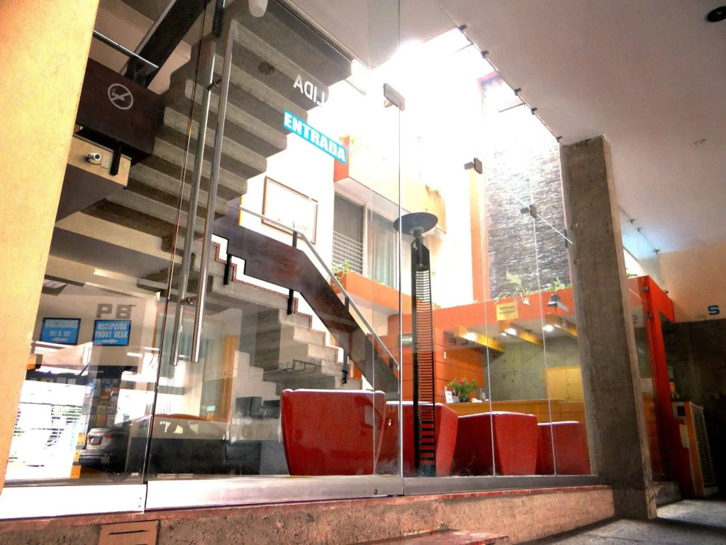 Oliva Plaza Hotel