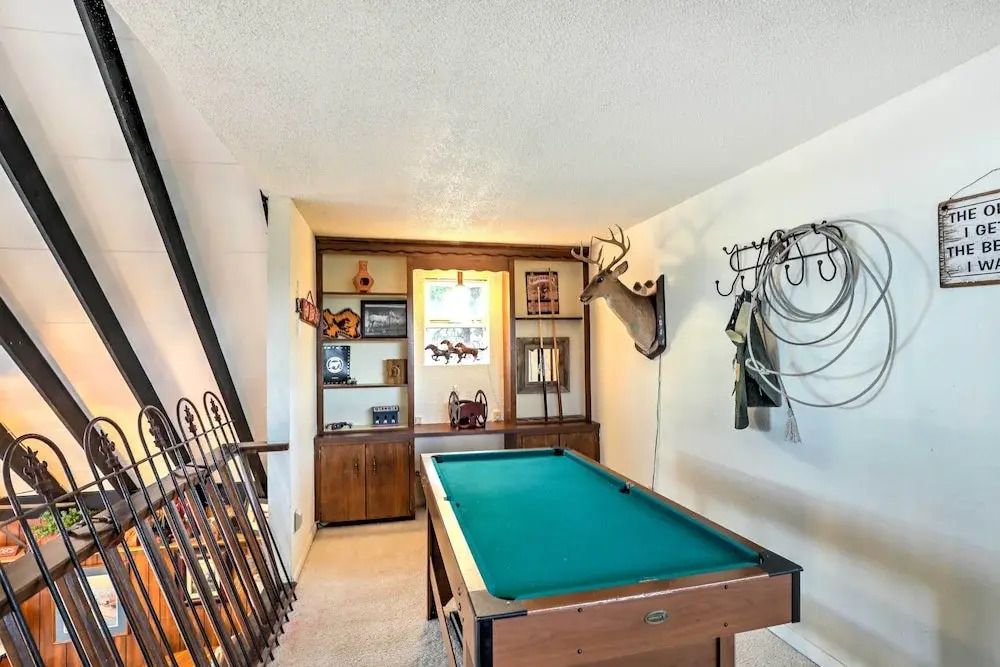 A-frame Ruidoso Retreat w/ Deck, Grill & Views!