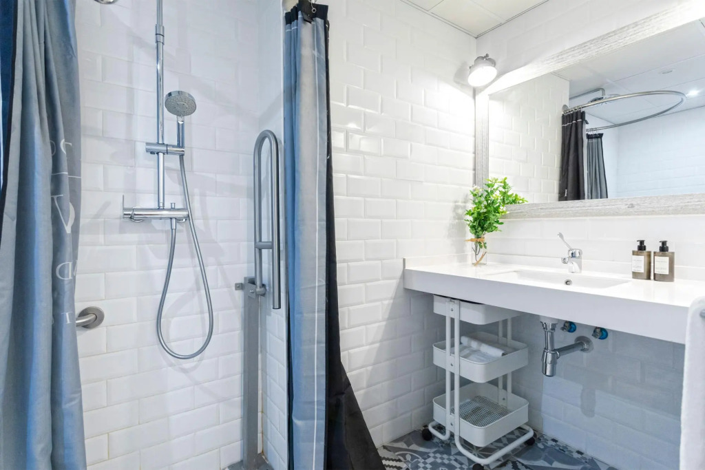 Pretty Two-bedroom Apartment Near the Cathedral Zacatin 203