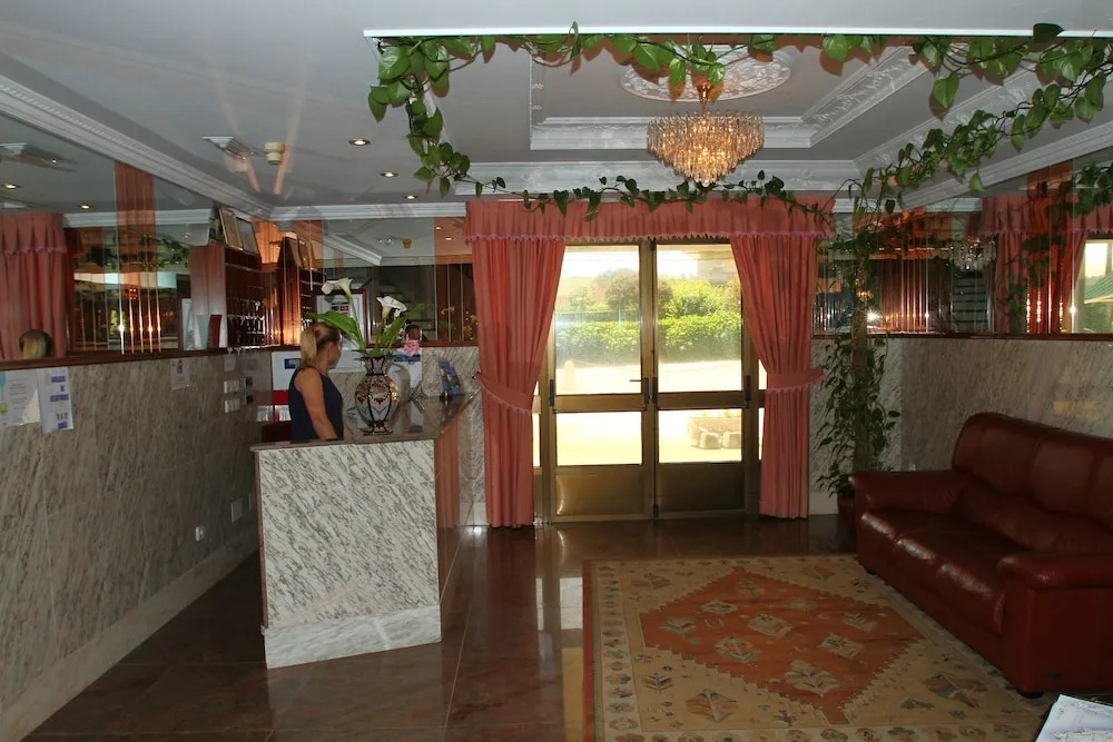 Hotel Jr
