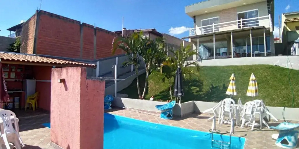 RECANTO K9 - SERRA NEGRA SP. No verão e no inverno