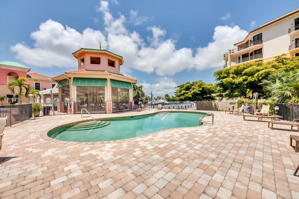 Penthouse at Cape Harbour - Roelens Vacations