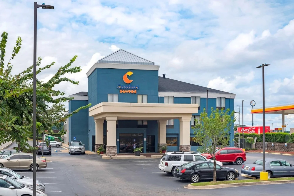 Comfort Suites