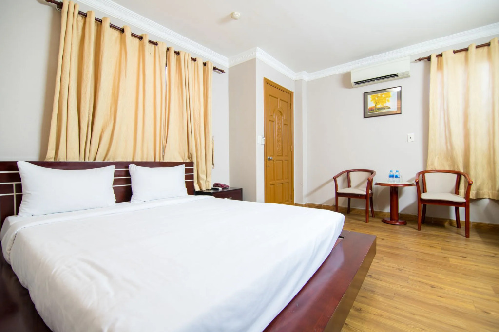 S79 Quynh Giang Airport Hotel