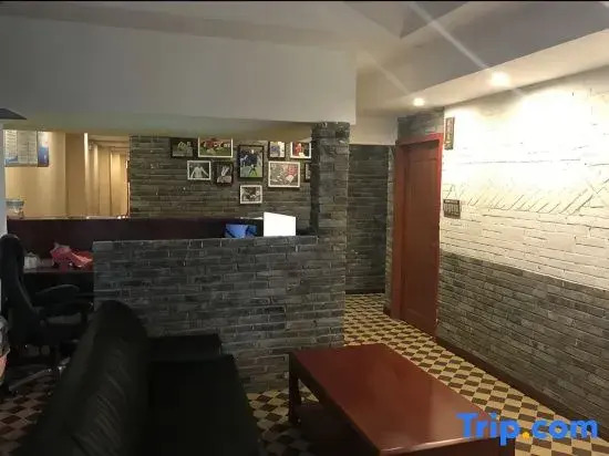 Qiu Youth Inn