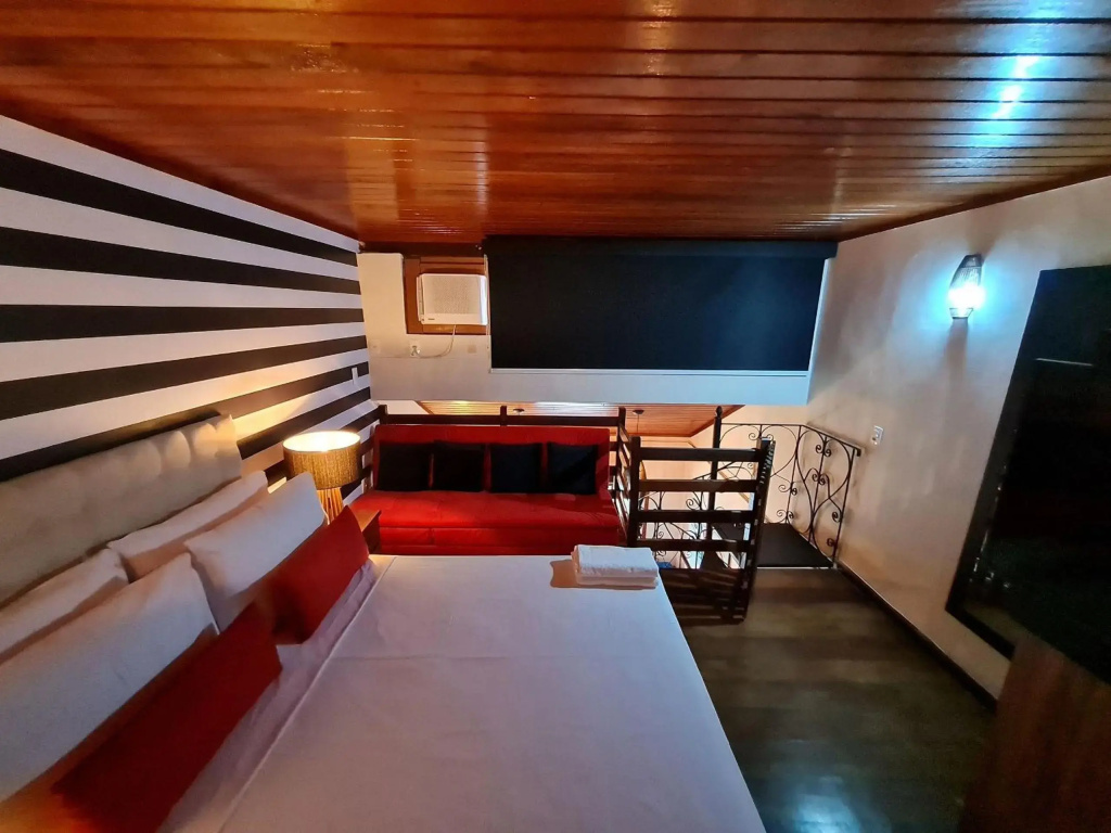 Paraíso em Cabo Frio - Duplex Beira Mar com Piscina, Em frente a Praia do Peró - Cabo Frio, com AR, SmartTv, Wi-fi, Roupa de Cama e banho, Portaria 24 horas, Estacionamento, Completo