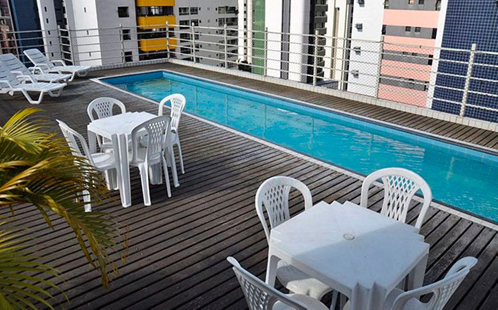 D8 Hotel
