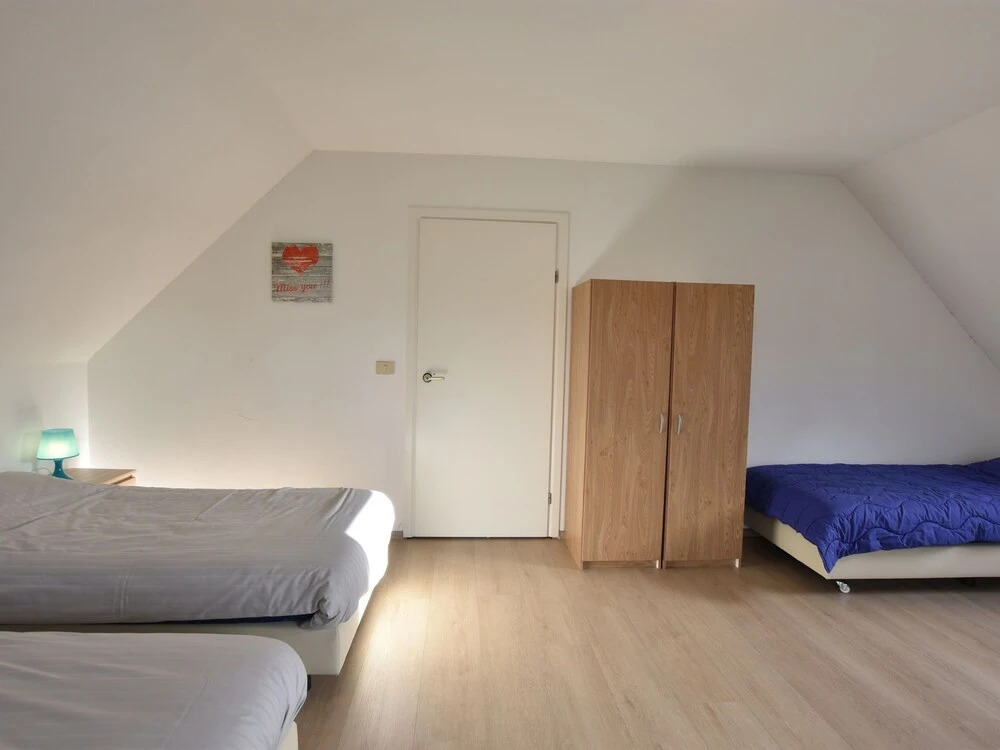 Elite Holiday Home in Hengstdijk With Pool