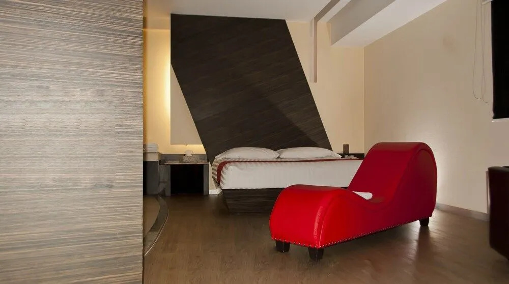 La Moraleja Love hotel