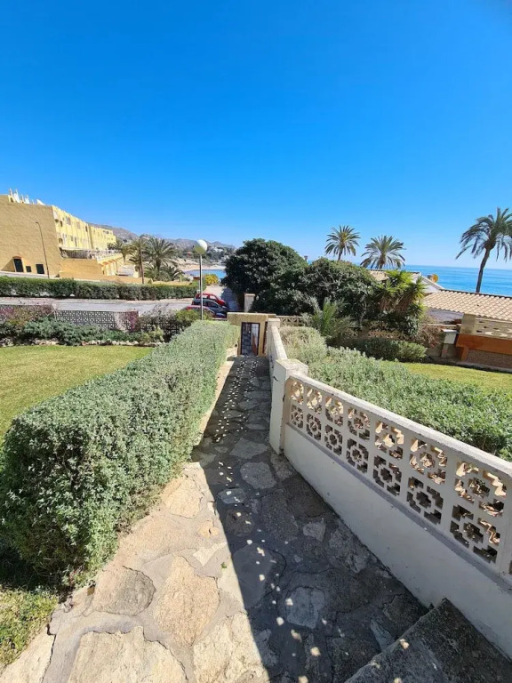 Luxurious 1st Line Top-floor Apartment With Direct Sea Access