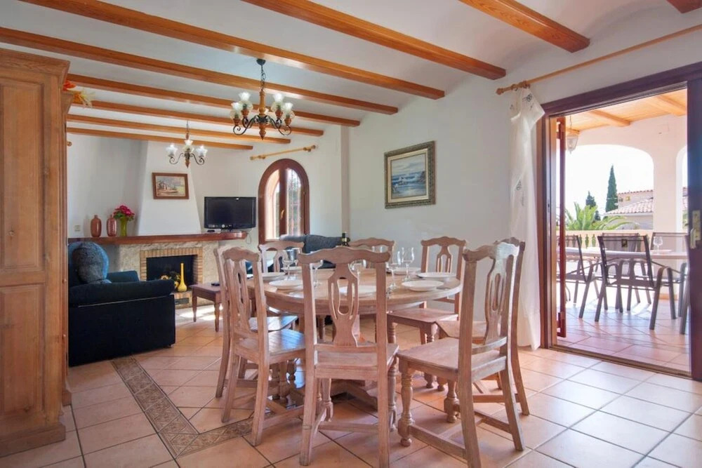 Villa - 6 Bedrooms with Pool and WiFi - 106408