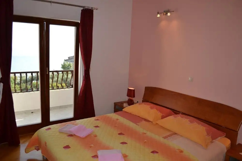 Apartments Karlo