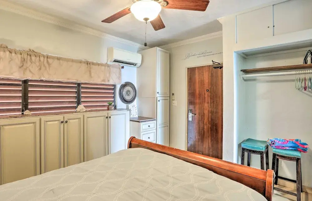 Saint Thomas Condo w/ Ocean Views, Walk to Beach