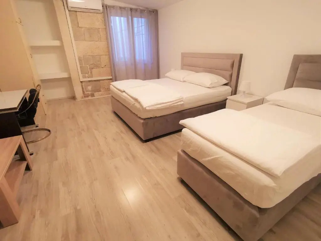 Spacious 140m2 Downtown 3 Bedroom Apartment