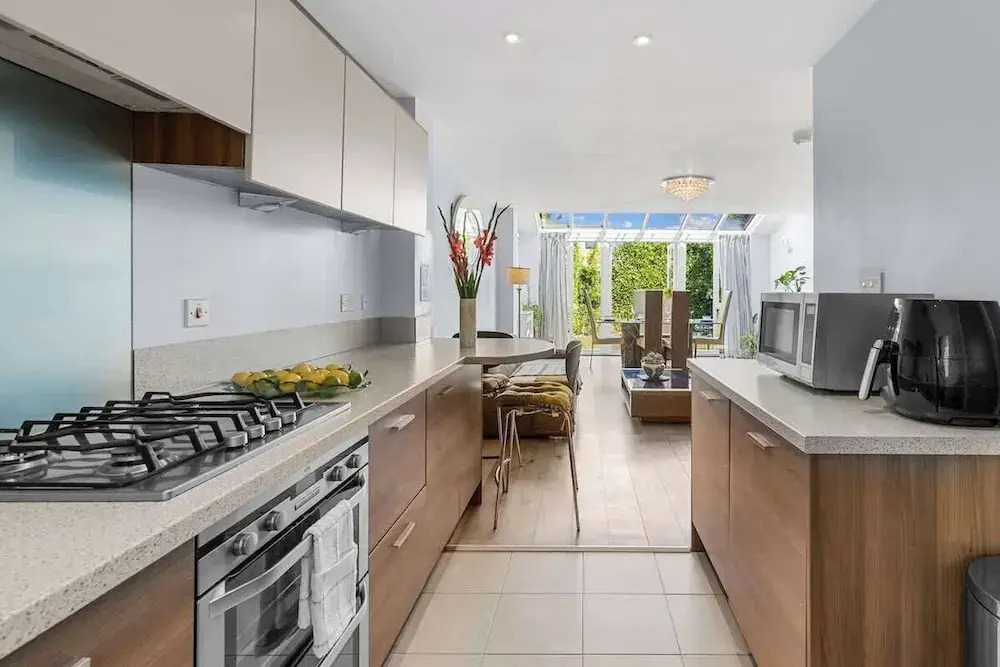 3-bed Greenhithe Retreat Garden Near Bluewater