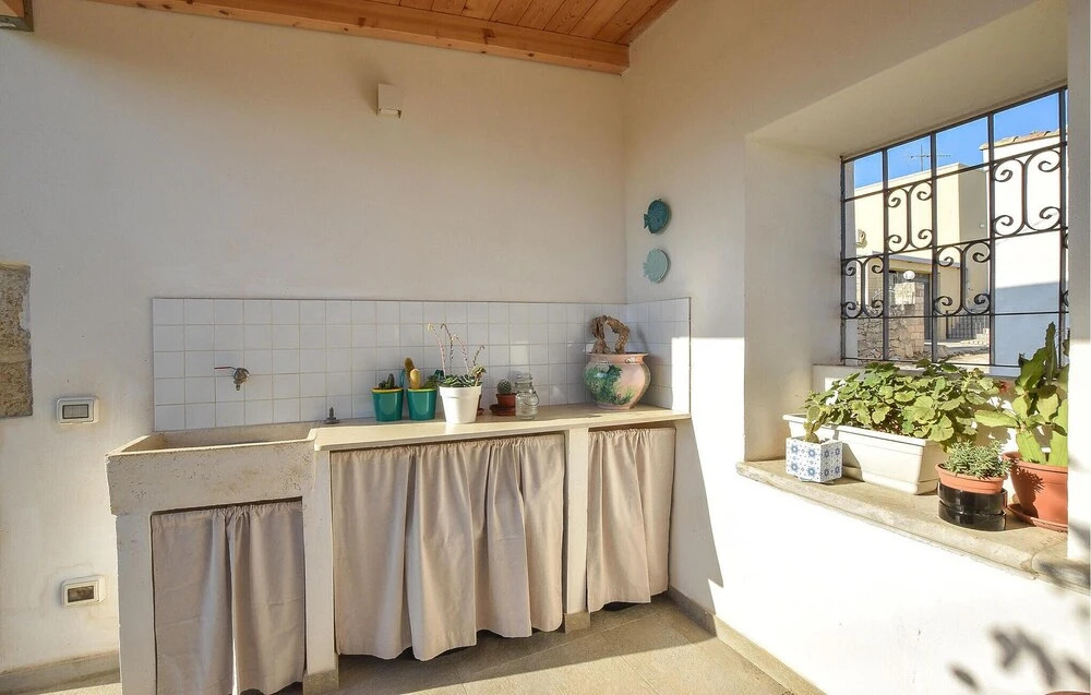Awesome Home in Marina di Ragusa With Wifi and 2 Bedrooms