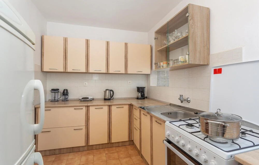 Stunning Home in Pinezici With Wifi and 3 Bedrooms