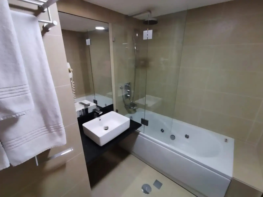 Skyna Hotel