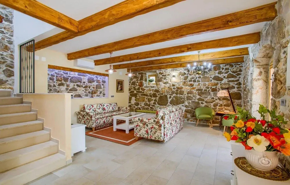 Beautiful Home in Garica With Wifi and 4 Bedrooms