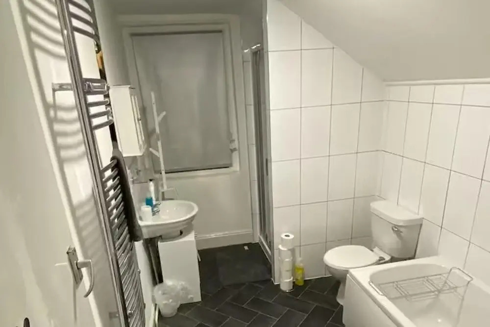 2br-sleeps3 -family Friendly -free Parking -garden