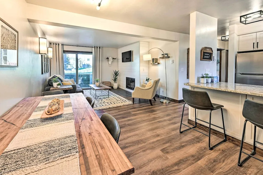Chic 'hygge Hideaway' - 1 Mile to Ski Slopes!