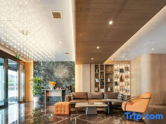 Elong R.YUN Hotel (Huayin Huashan Scenic Area Visitor Center Huashan North Station)