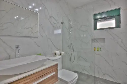 Beachfront 2 Bdr Apt D302