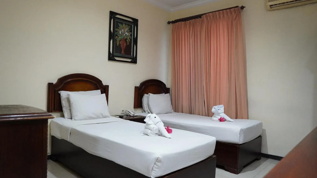 Tuwuh Hotel at Kayutangan