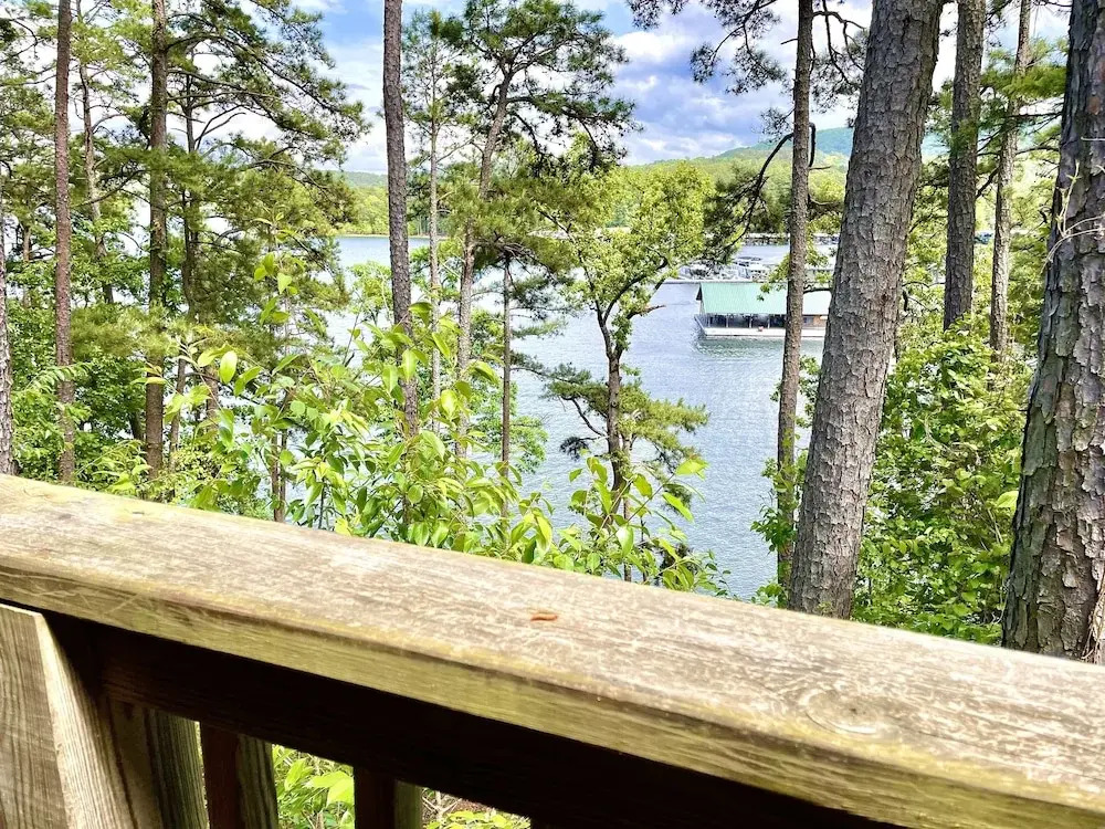 Mountain Harbor two bedroom cottage on the lake