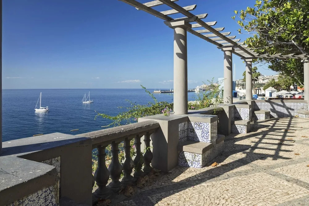 Zona Velha Apartments by An Island Apart