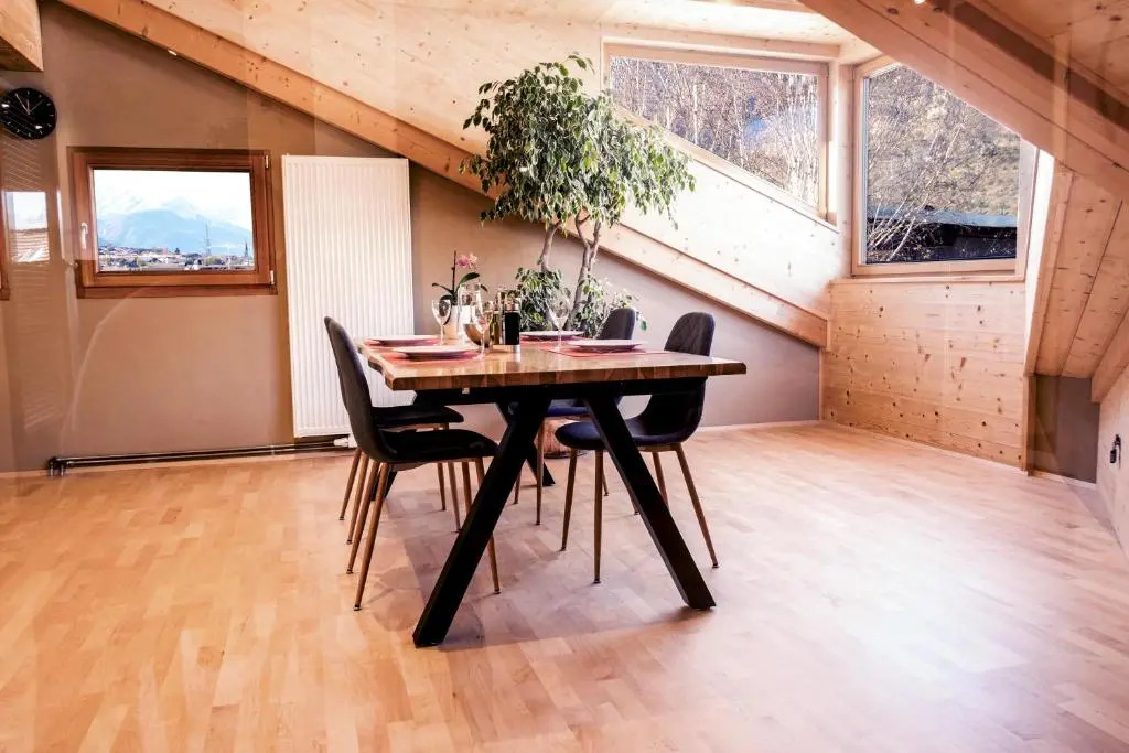 100qm - super Lage - Südterrasse - riesige Küche