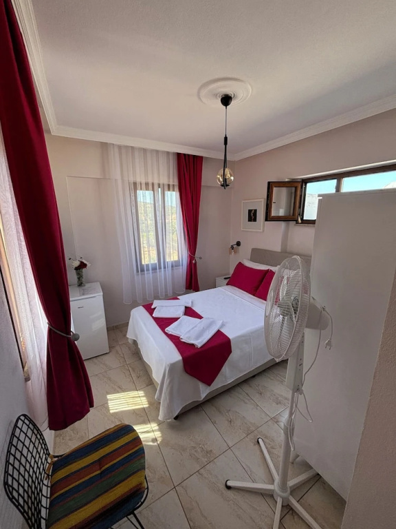 Zeus kır evi