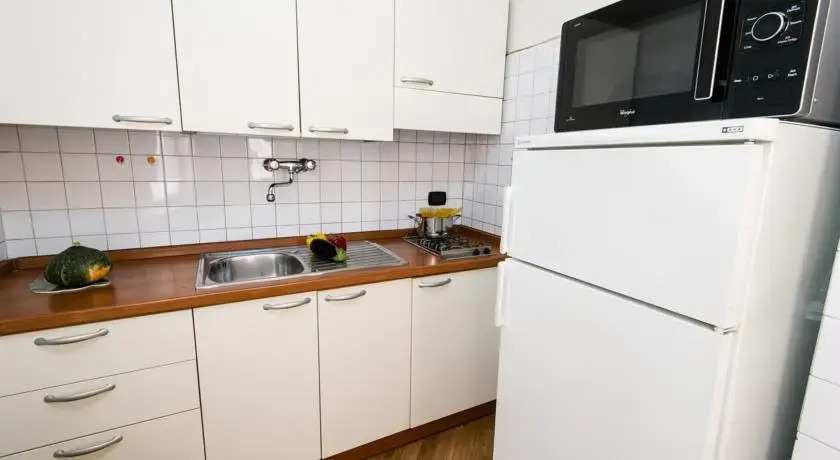Adige Halldis Apartment