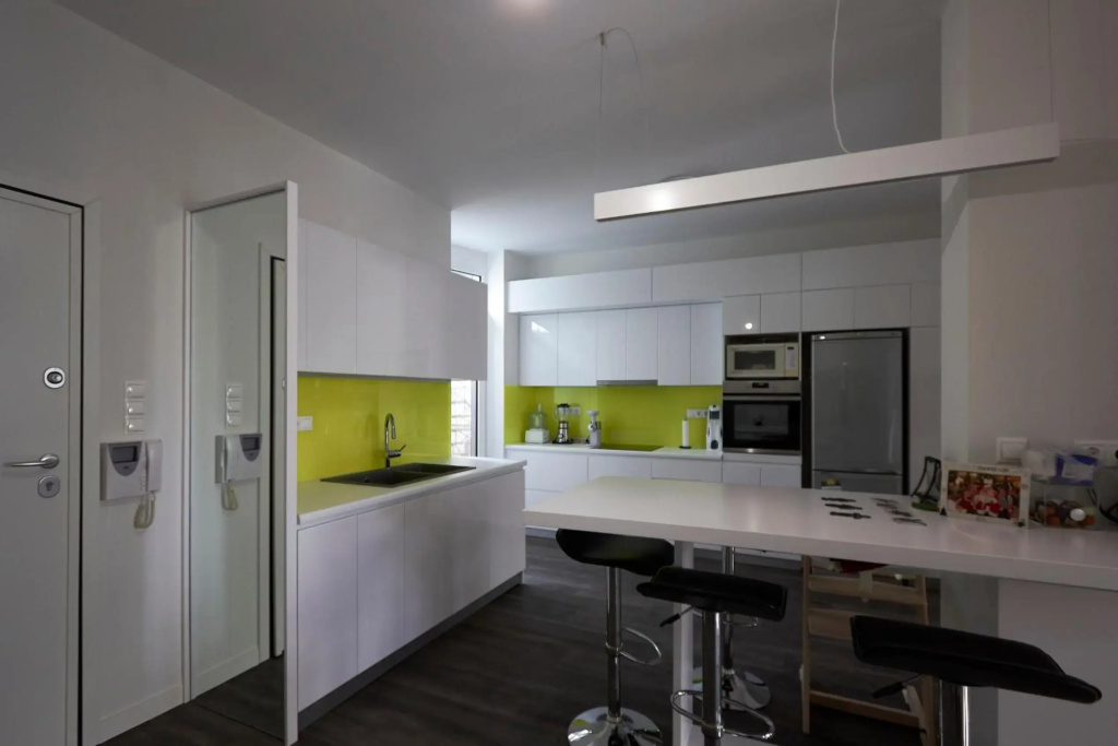 Fully renovated, family-friendly apartment, next to a huge green park, in Athens center