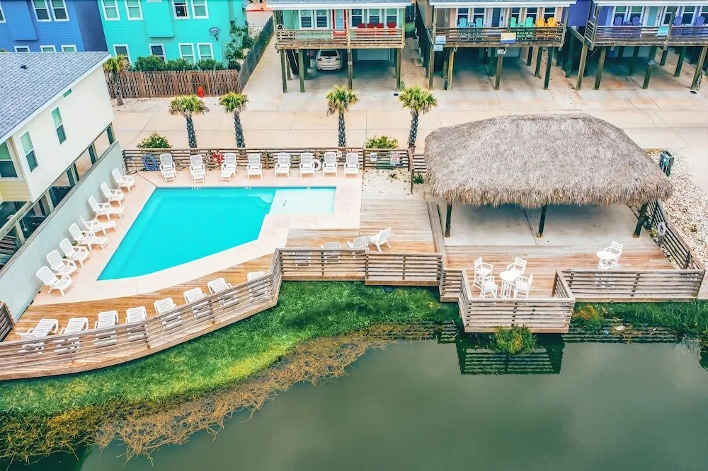 Wet-N-Wild 4Br Home