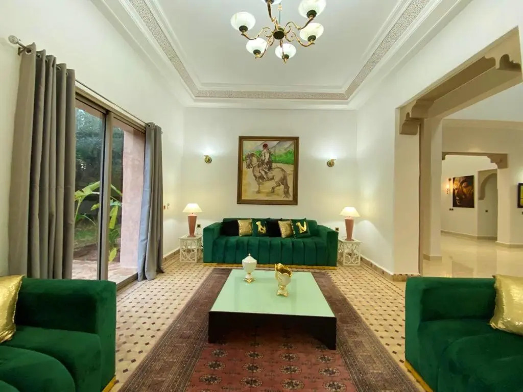 5 bedrooms villa with private pool enclosed garden and wifi at Marrakech